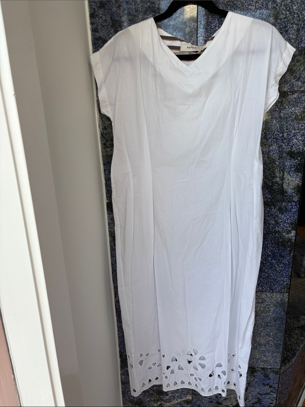 Nwt Alpha Studio White Eyelet Hem V-Neck Dress View 2